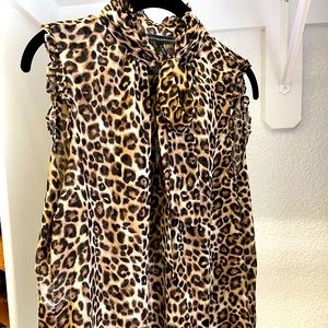 Sleeveless size 14 White House Black Market